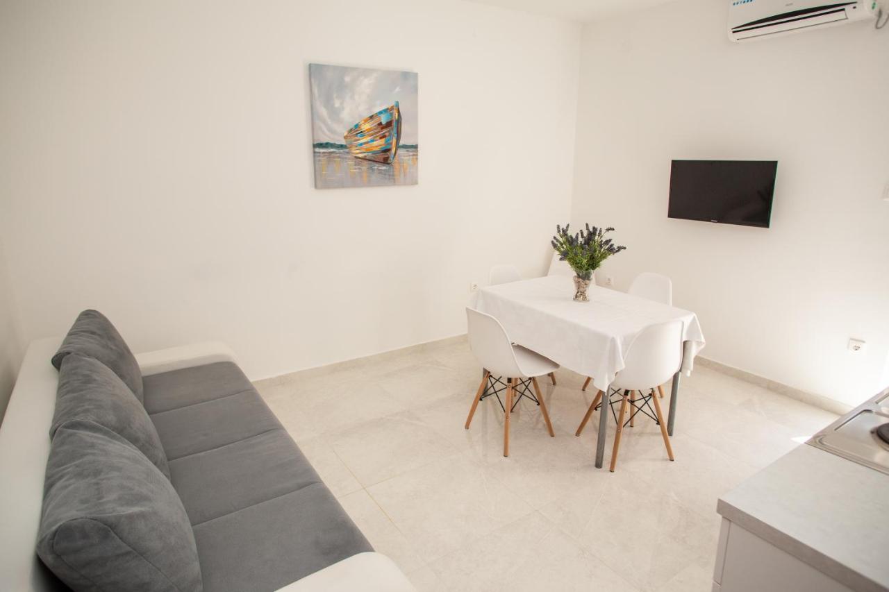 Apartment Katarina Novalja Buitenkant foto